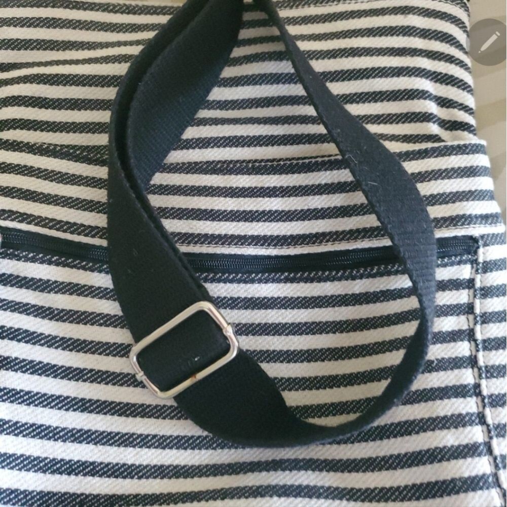Thirty One Purse - Picture 4 of 4